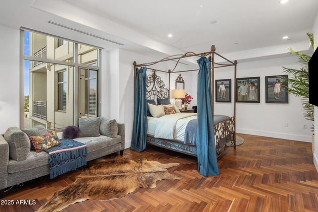 2211 E CAMELBACK Road 902, Phoenix, AZ 85016