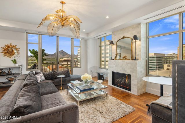 2211 E CAMELBACK Road 902, Phoenix, AZ 85016