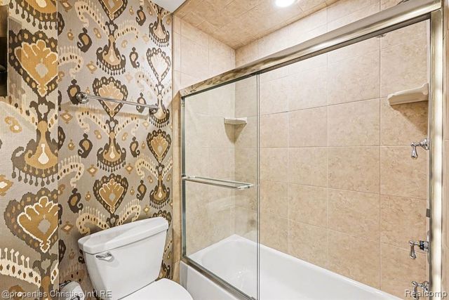 3289 Devon Brook Drive, Bloomfield Hills, MI 48302