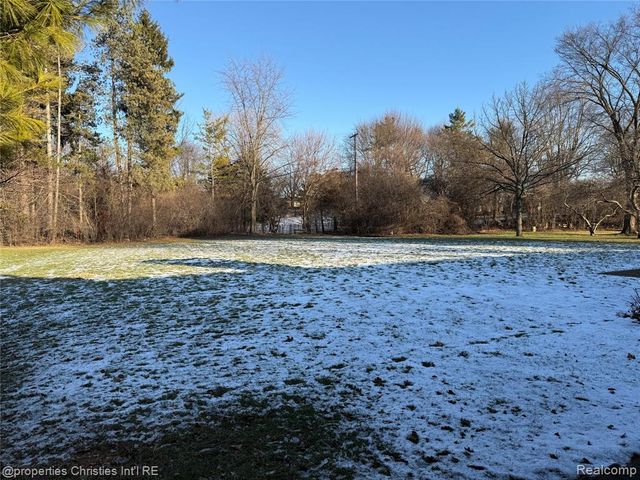 3289 Devon Brook Drive, Bloomfield Hills, MI 48302