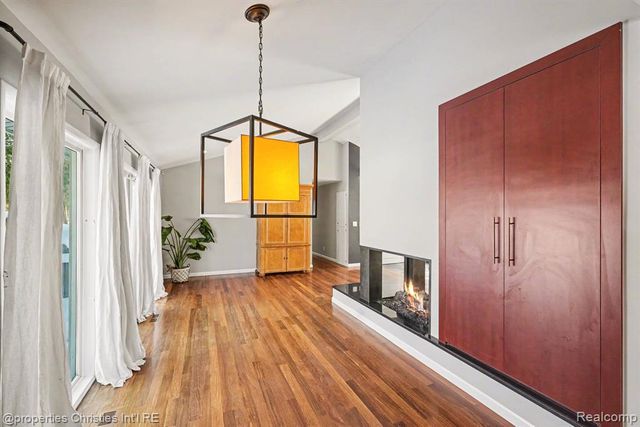 3289 Devon Brook Drive, Bloomfield Hills, MI 48302