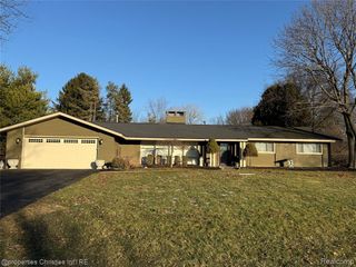 3289 Devon Brook Drive, Bloomfield Hills, MI 48302