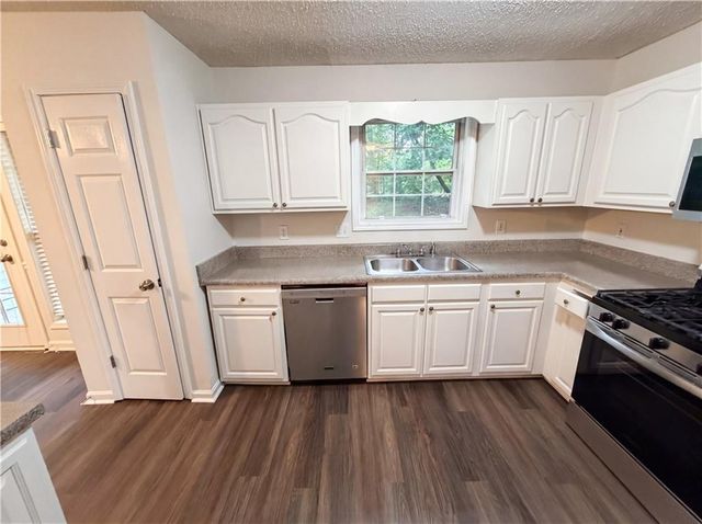 215 Twin Brook Way, Lawrenceville, GA 30043