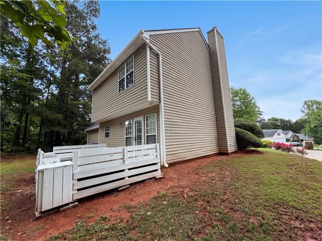 215 Twin Brook Way, Lawrenceville, GA 30043