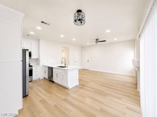 5415 West Harmon Avenue 1017, Las Vegas, NV 89103