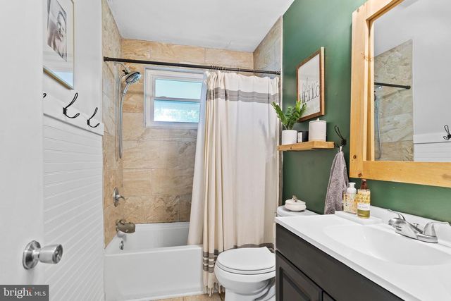 4903 CHARLES RD, Mechanicsburg, PA 17050