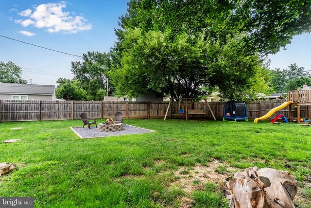 4903 CHARLES RD, Mechanicsburg, PA 17050