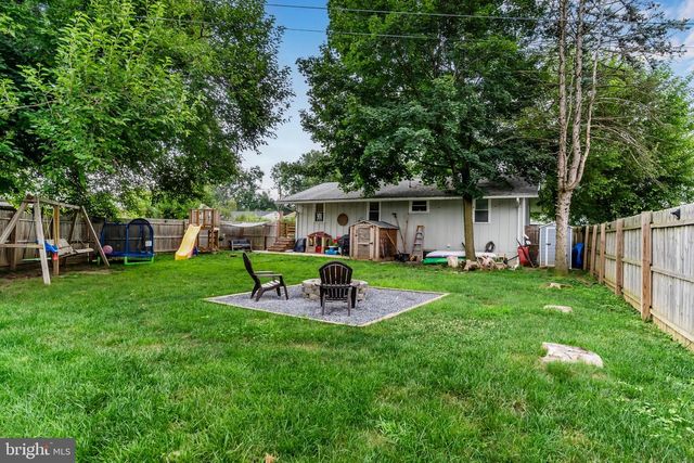 4903 CHARLES RD, Mechanicsburg, PA 17050