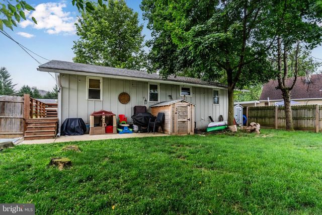 4903 CHARLES RD, Mechanicsburg, PA 17050