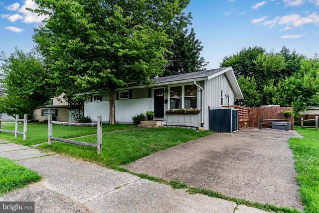 4903 CHARLES RD, Mechanicsburg, PA 17050