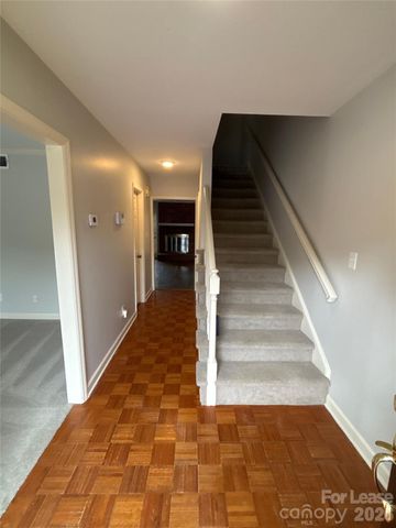 6648 Bunkerhill Circle, Charlotte, NC 28210