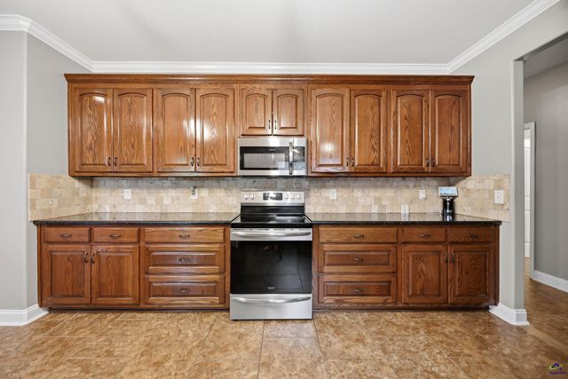 125 S J Drive, Macon, GA 31216