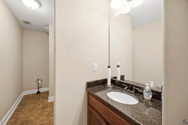 125 S J Drive, Macon, GA 31216