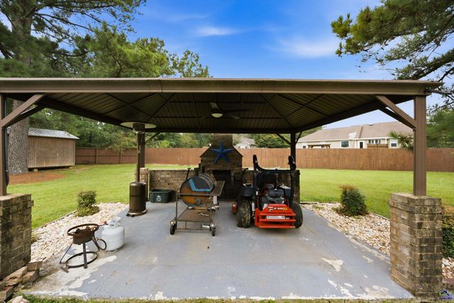 125 S J Drive, Macon, GA 31216