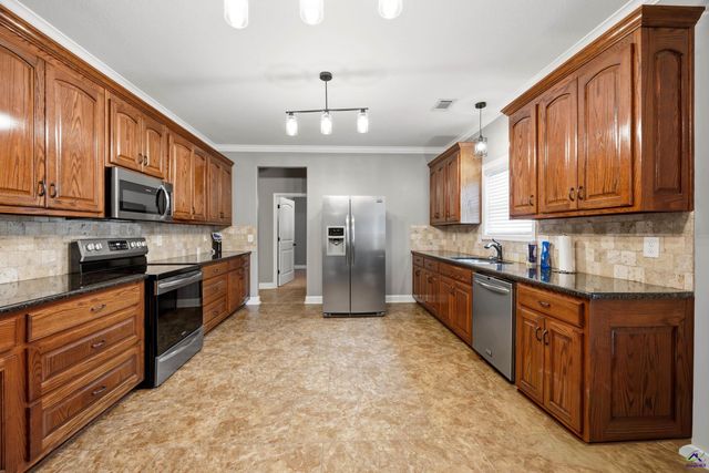 125 S J Drive, Macon, GA 31216