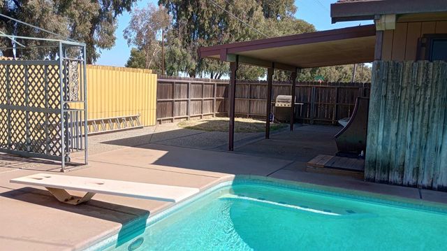 1625 Catalpa St, Olivehurst, CA 95961