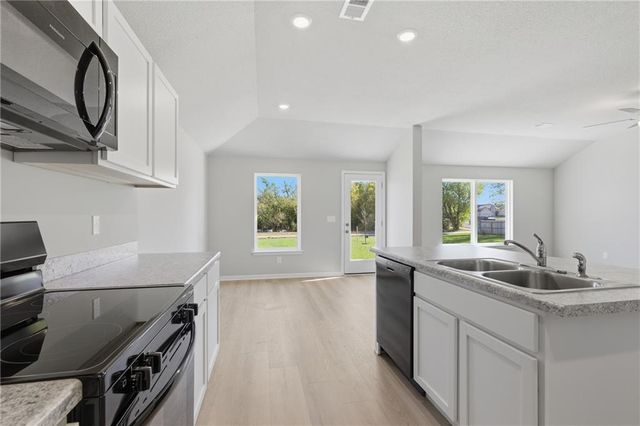 851 N Pear Street, Gardner, KS 66030
