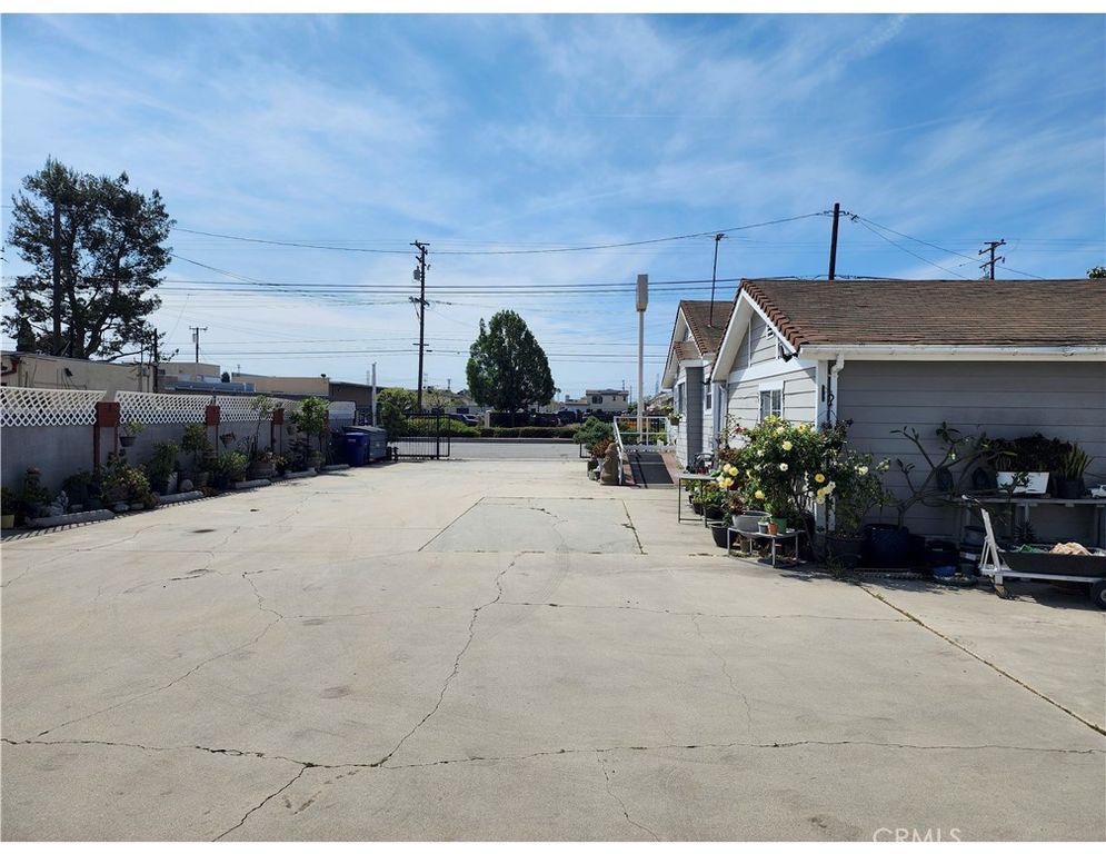 9631 Artesia, Bellflower, CA 90706
