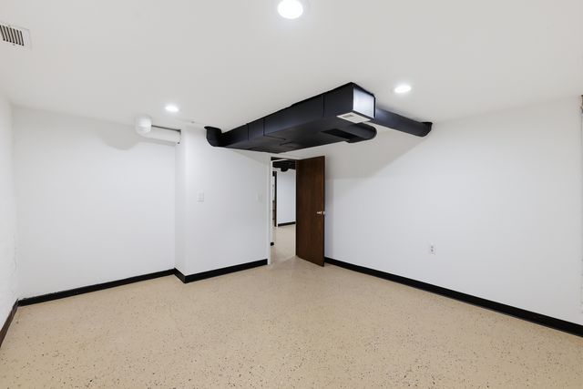 9709 51st Avenue, Oak Lawn, IL 60453