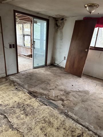 320 Lutzke Road, Saginaw, MI 48609