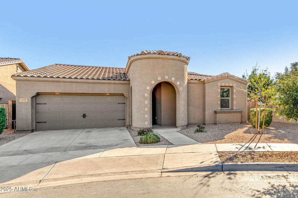 23047 E CALLE DE FLORES --, Queen Creek, AZ 85142
