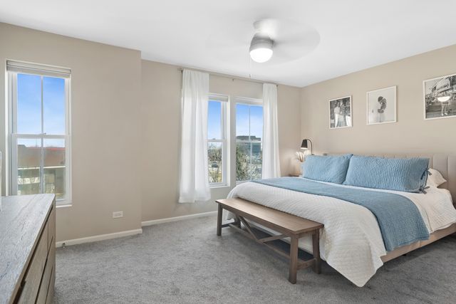 2238 S Crambourne Way, Arlington Heights, IL 60005