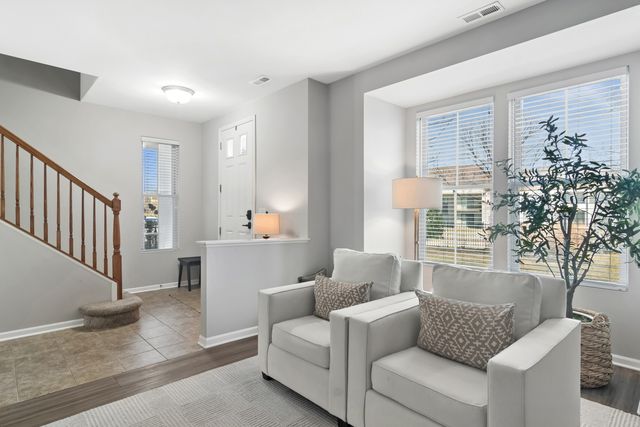 2238 S Crambourne Way, Arlington Heights, IL 60005