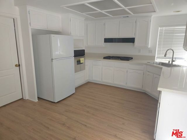 19512 Kilfinan Street, Los Angeles, CA 91326