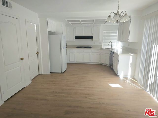 19512 Kilfinan Street, Los Angeles, CA 91326
