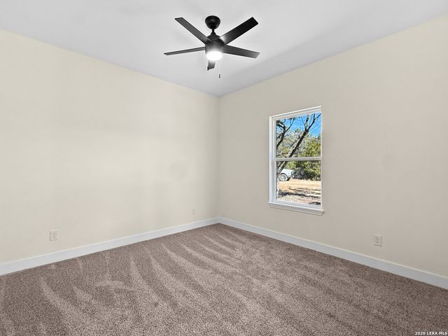 656 Skyline Dr, Bandera, TX 78003