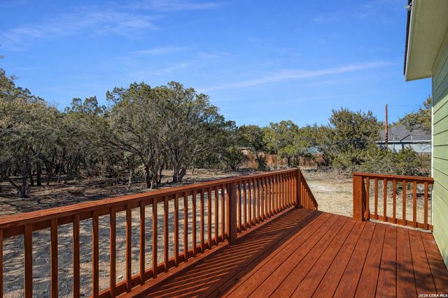 656 Skyline Dr, Bandera, TX 78003