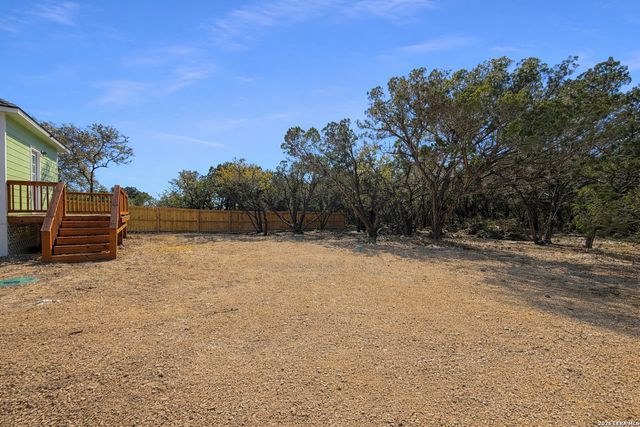 656 Skyline Dr, Bandera, TX 78003