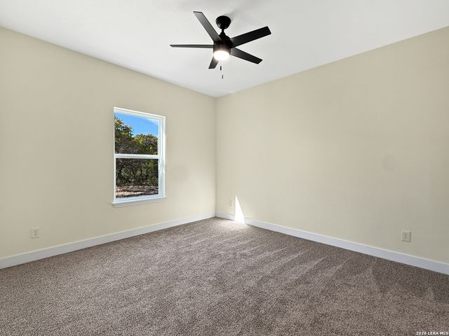 656 Skyline Dr, Bandera, TX 78003