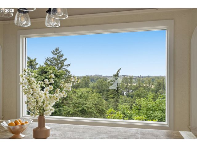 2450 BIRCH Ln, Eugene, OR 97403