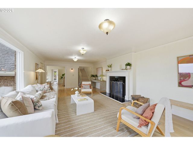 2450 BIRCH Ln, Eugene, OR 97403