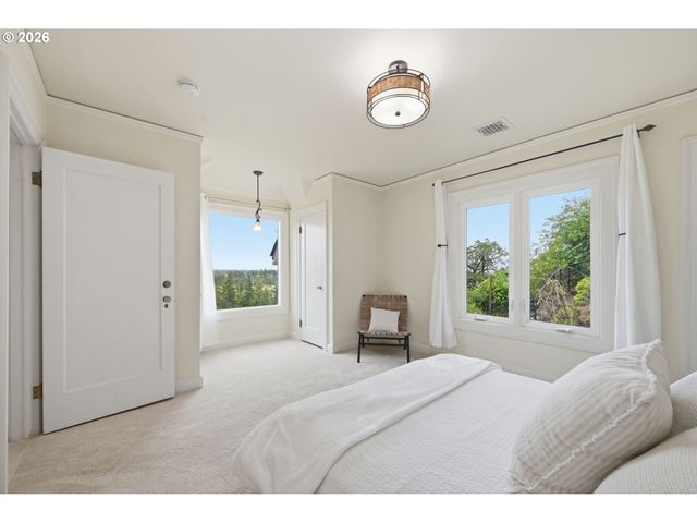2450 BIRCH Ln, Eugene, OR 97403