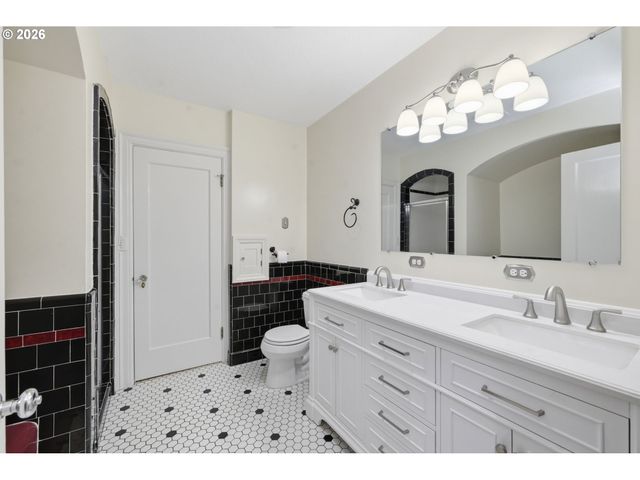 2450 BIRCH Ln, Eugene, OR 97403