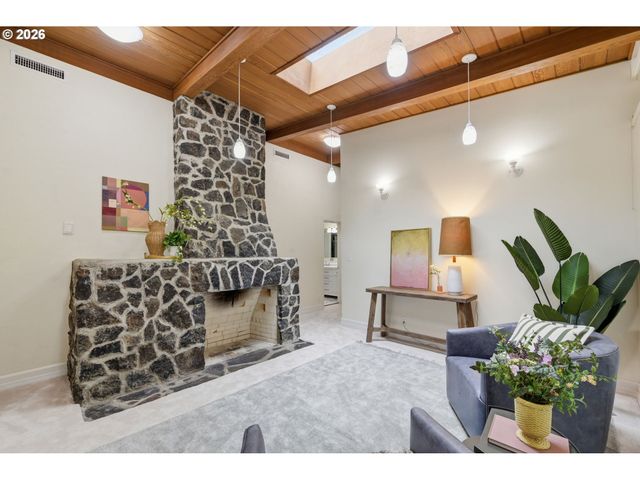 2450 BIRCH Ln, Eugene, OR 97403