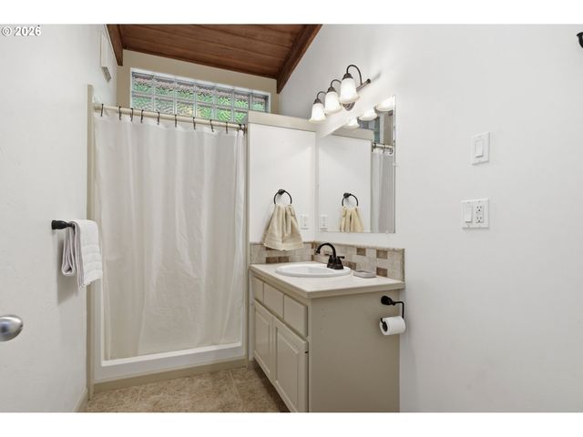 2450 BIRCH Ln, Eugene, OR 97403
