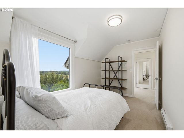 2450 BIRCH Ln, Eugene, OR 97403