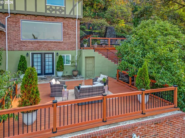 2450 BIRCH Ln, Eugene, OR 97403