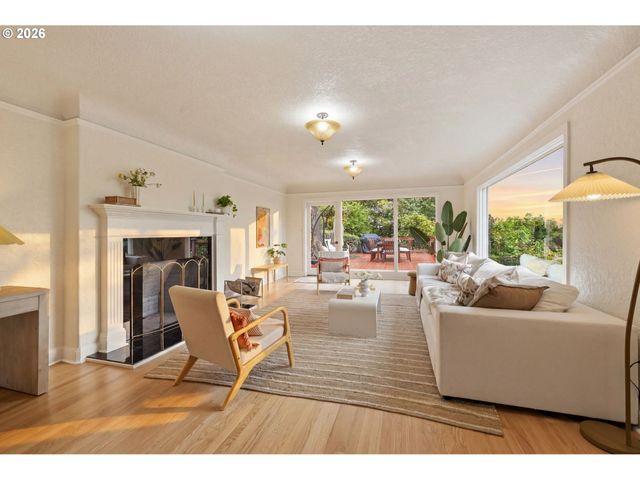 2450 BIRCH Ln, Eugene, OR 97403