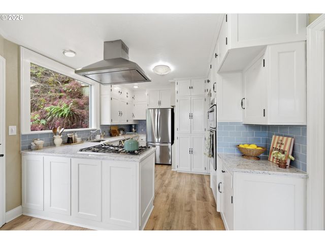 2450 BIRCH Ln, Eugene, OR 97403