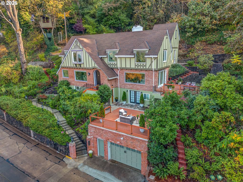 2450 BIRCH Ln, Eugene, OR 97403