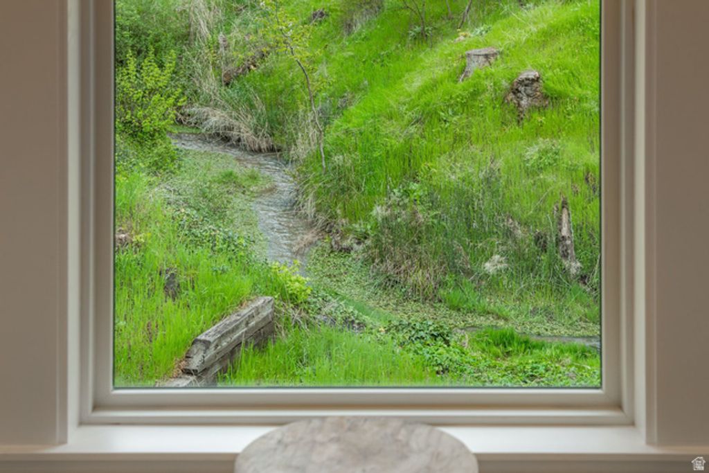 Image 13 of property listing at 4630 S NANILOA DR, Holladay, UT 84117