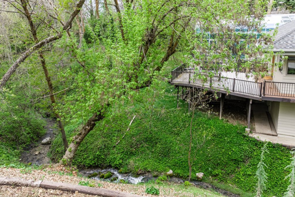 Image 15 of property listing at 4630 S NANILOA DR, Holladay, UT 84117