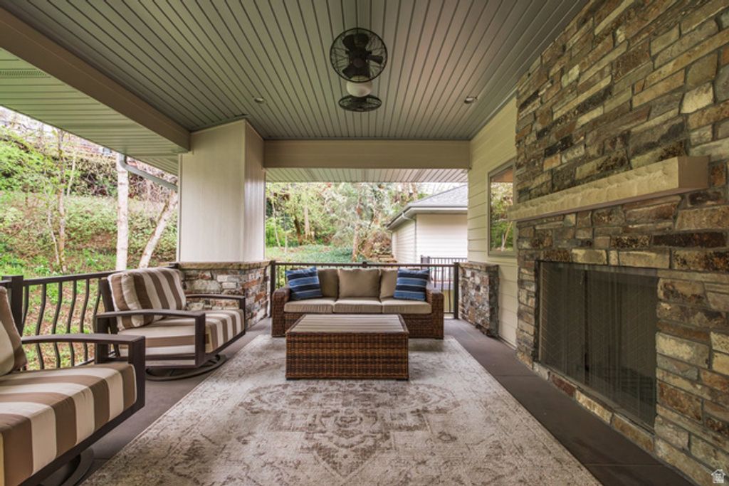 Image 17 of property listing at 4630 S NANILOA DR, Holladay, UT 84117