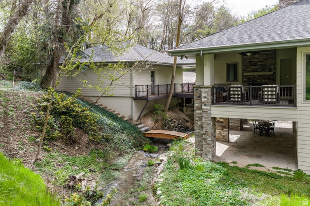 Image 19 of property listing at 4630 S NANILOA DR, Holladay, UT 84117