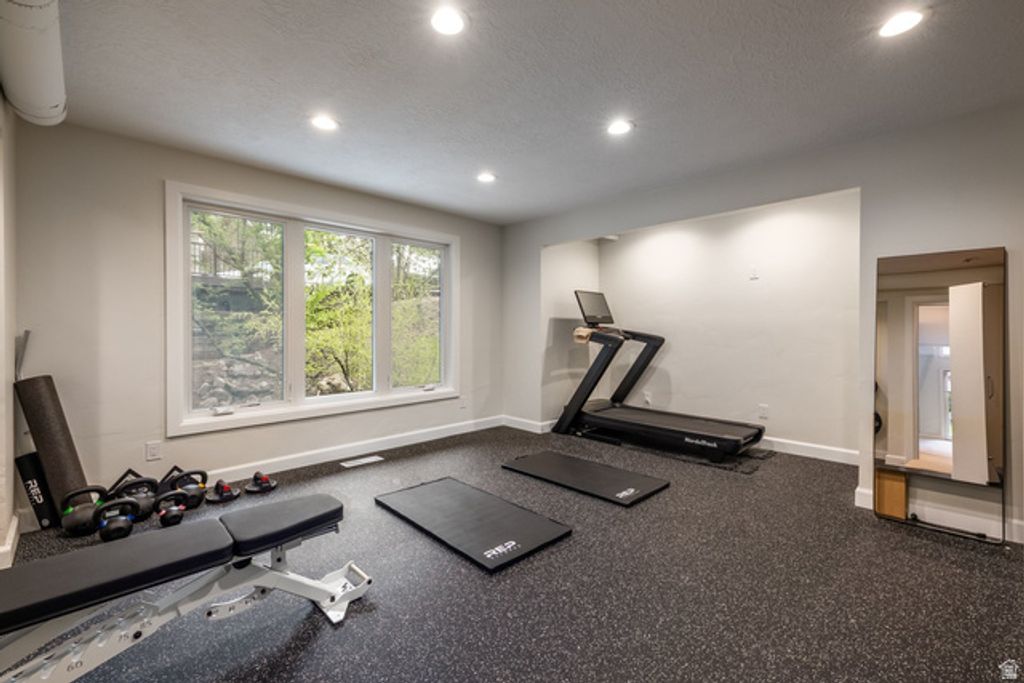 Image 40 of property listing at 4630 S NANILOA DR, Holladay, UT 84117