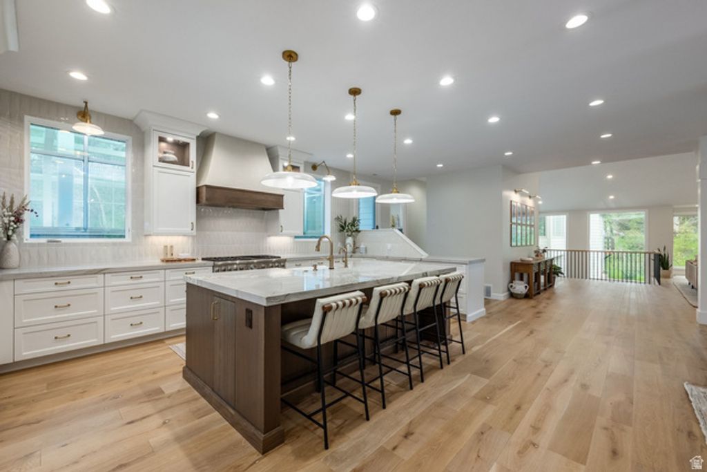 Image 10 of property listing at 4630 S NANILOA DR, Holladay, UT 84117